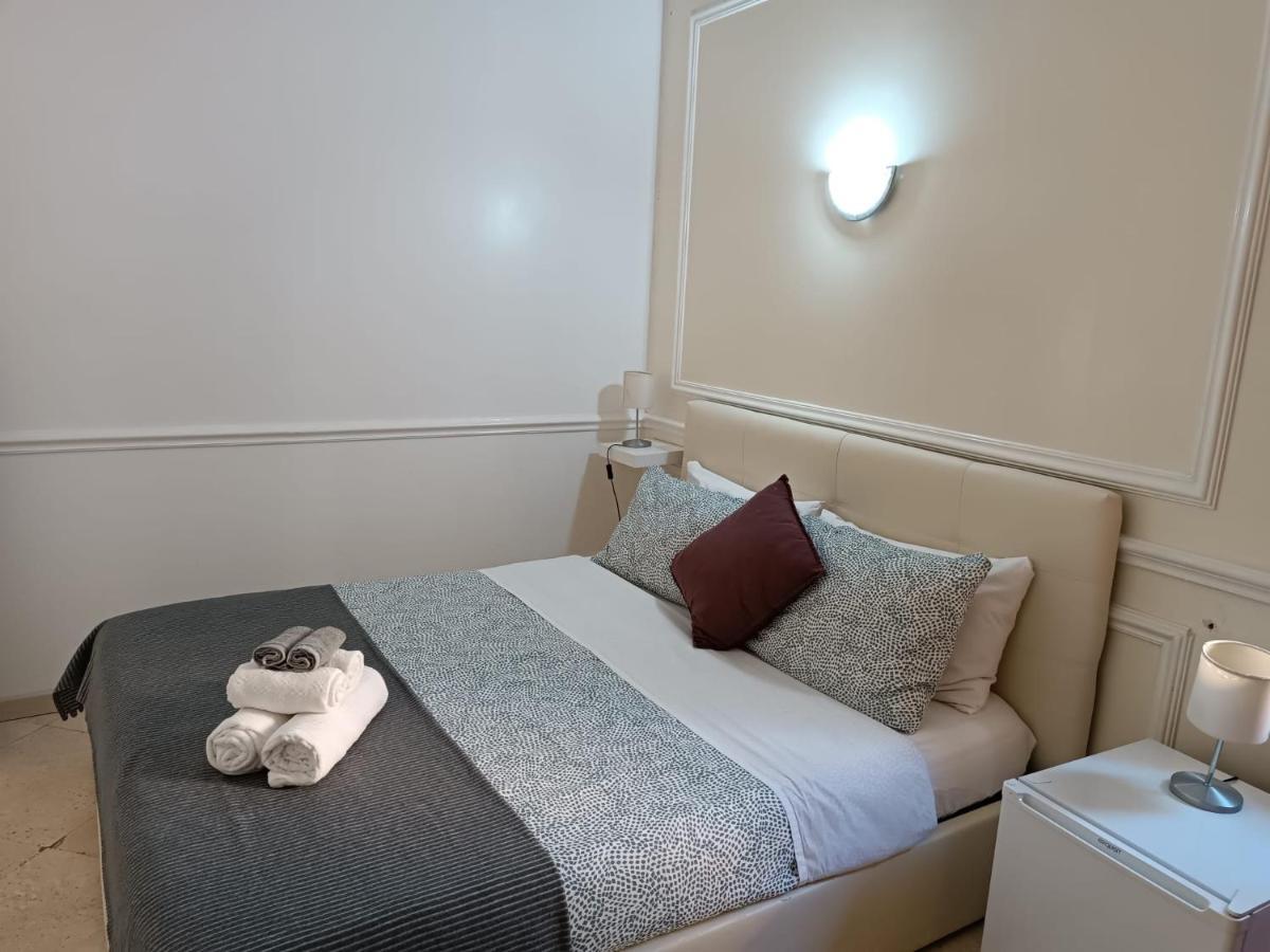 Navona Private Rooms Bnb Rome Bagian luar foto